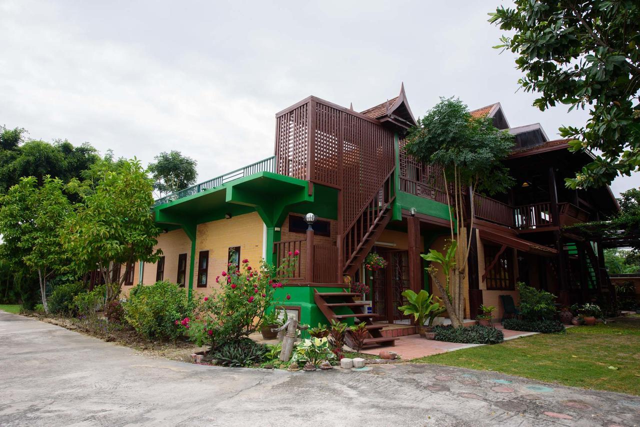 Ruen Khaoyai Hotel Pakchong Bagian luar foto