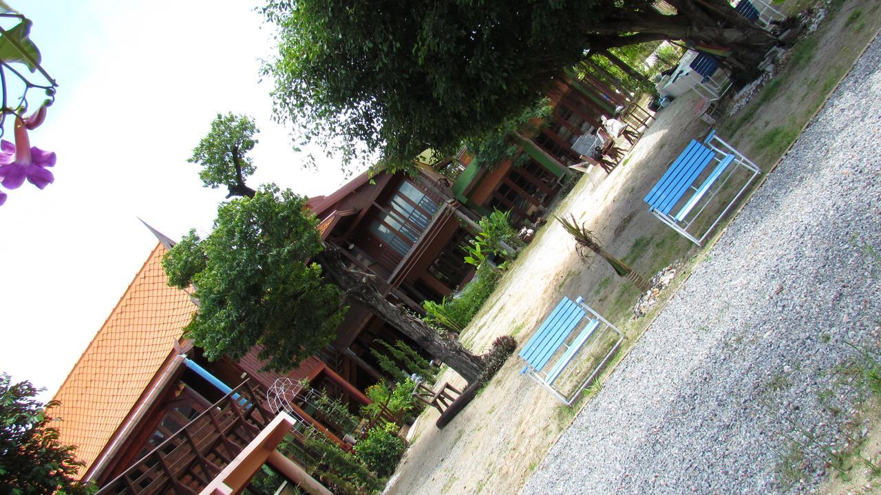 Ruen Khaoyai Hotel Pakchong Bagian luar foto