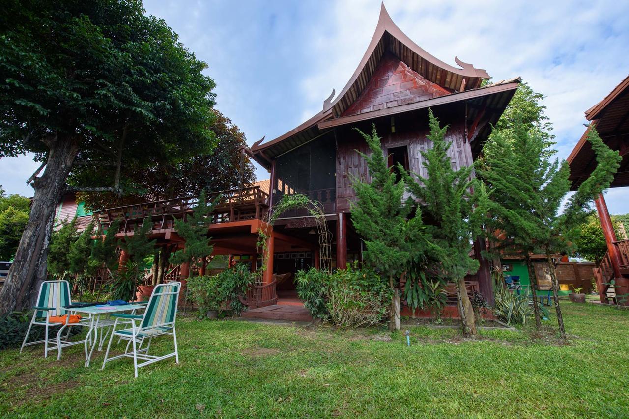 Ruen Khaoyai Hotel Pakchong Bagian luar foto